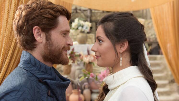 Na juventude, já com Lina Mello no papel, a personagem se apaixonou por Davi (Cirillo Luna), que precisou pagar um dote inusitado a Saul para se casar com a filha dele. O casamento dos dois foi celebrado pelo pai do noivo, Jessé (Edson Fieschi), em uma bela cerimônia na quinta temporada, A Perseguição