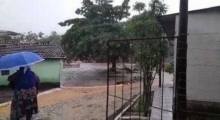 Chuva deixa famílias desalojadas em Teófilo Otoni
