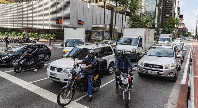 Trânsito na Avenida Paulista antes da adoção do rodízio de veículos