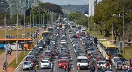 Trânsito na Esplanada dos Ministérios
