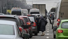 Embaixada da China na Ucrânia pede a seus cidadãos que coloquem a bandeira chinesa no carro