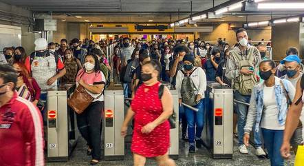 População brasileira cresceu 0,74% em um ano