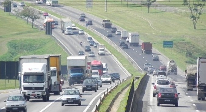 Rodovia Dutra, na altura de São José dos Campos