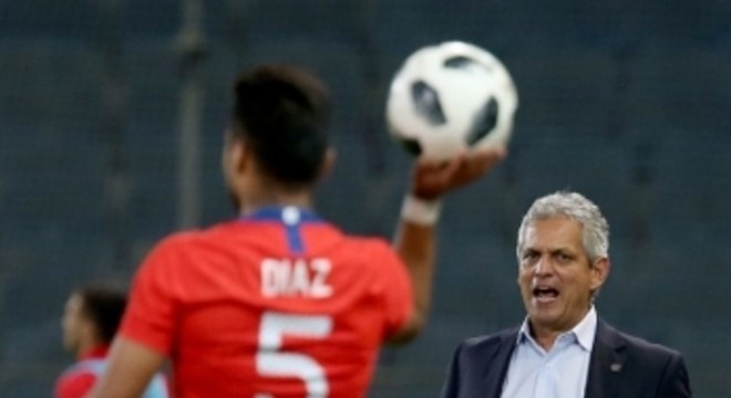 Treinador espera um Chile que 'busque ser protagonista' nos jogos