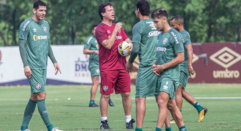Técnico Fernando Diniz comanda treino do Fluminense no CT Carlos Castilho