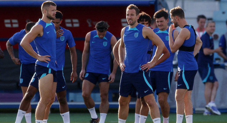 Inglaterra fez o último treino antes do jogo na segunda-feira, 28
