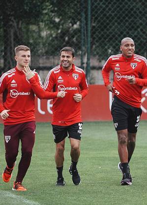 Galoppo, Eder e Luizão em treinamento pelo São Paulo