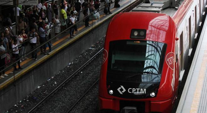 Passagem de metrô e trem em SP sobe para R$ 4,30 neste domingo