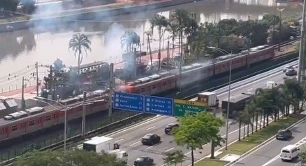 Linha 9 teve pane elétrica em dia de greve