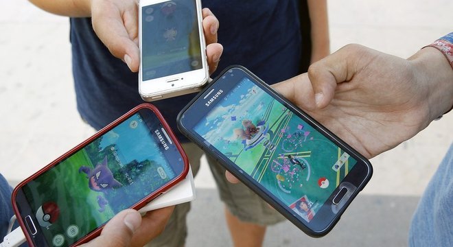 'Tem um novo jogo por aí que decolou de forma explosiva, e ele exige que as pessoas se movimentem para lugares codificados digitalmente para ganhar pontos', escreveu um coronel canadense sobre o Pokémon Go