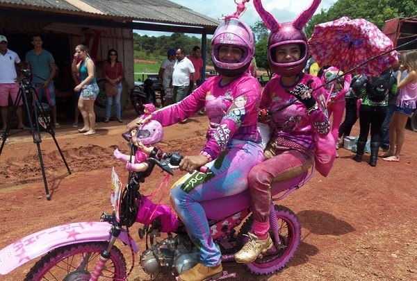 Mulher Da Show na Trilha de Moto 