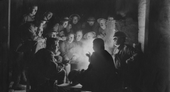 Por causa da Primeira Guerra Mundial, conseguir transporte e cientistas para as expedições científicas era quase impossível 