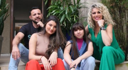 Catia e Fabiano têm uma rotina agitada com Valentina e Louise