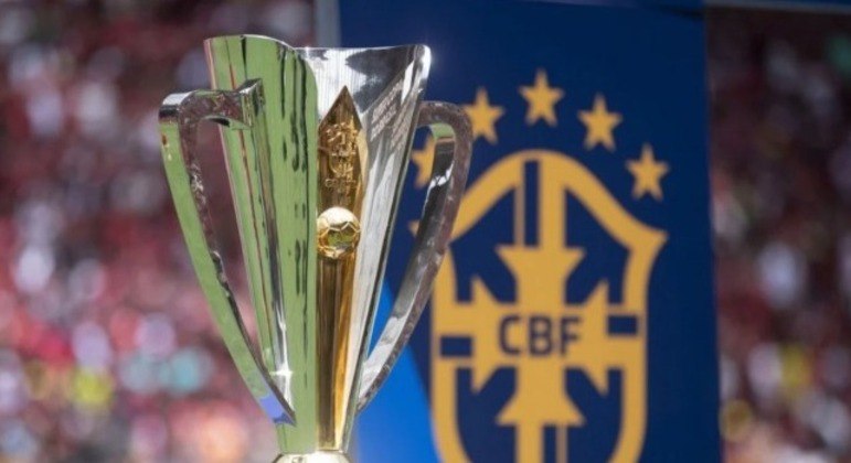 Flamengo e Palmeiras disputam o primeiro título da temporada
