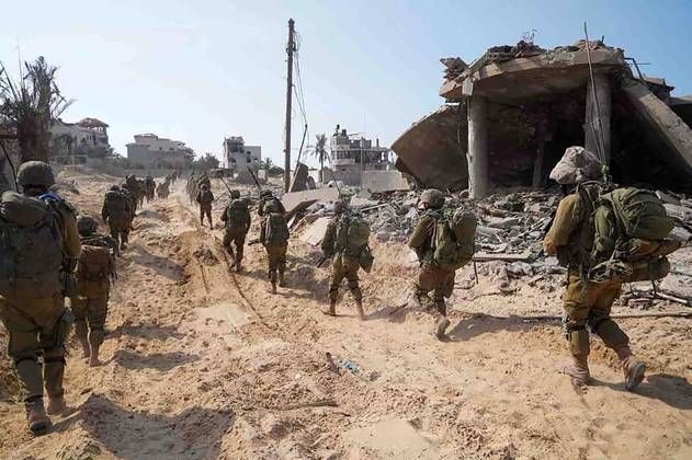 30º dia — Quase um mês após o início da guerra contra o Hamas, soldados estão começando a estabelecer uma rotina de ação dentro da região e se preparam para o início dos combates em meio às emboscadas dos extremistas palestinos
