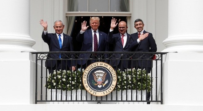 Netanyahu, Trump, Al Zayini e Al Nahyan participaram de cerimônia na Casa Branca