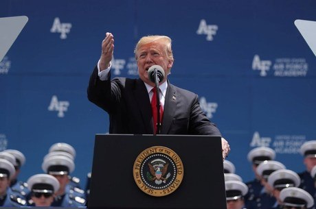Trump prometeu anúncio 'dramático' sobre imigração