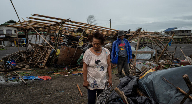 Autoridades atuam para minimizar danos do tufão
