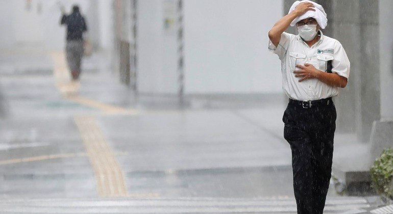 Tufão Minduelle foi classificado como "muito forte" pela Agência Meteorológica do Japão (JMA)