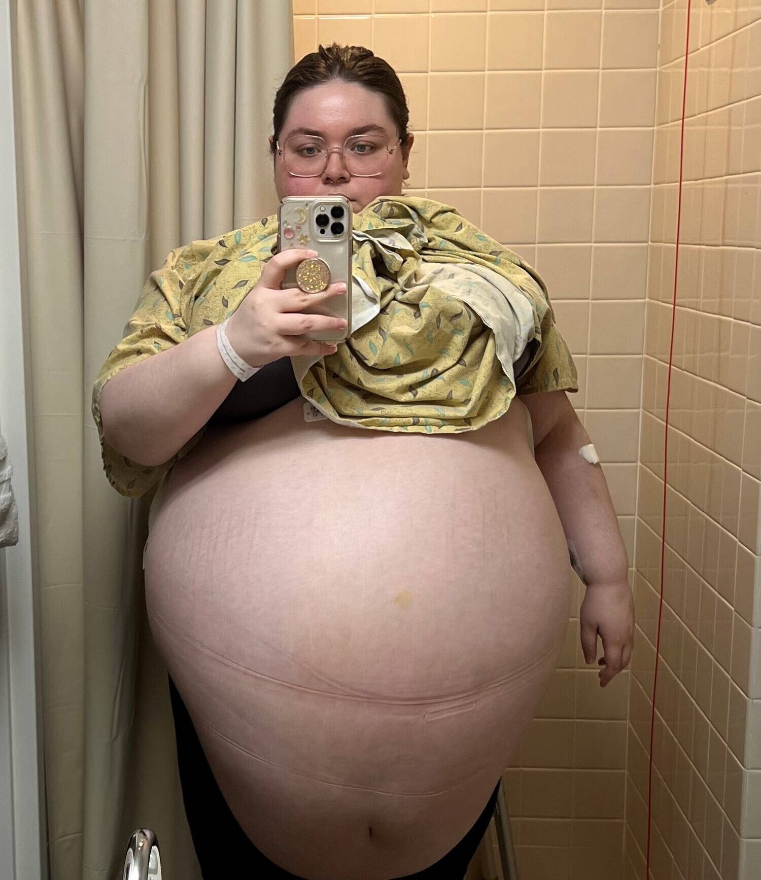 Foto de Feminino Coragem E Estômago Humano Com Corpo Inteiro e