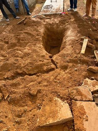 A lista de crimes pelos quais Barbosa era acusado continha casos de homicídio a triplo homicídio, estupros, tentativa de latrocínio, porte ilegal de arma de fogo, furto e roubos. Há registros de delitos cometidos ao longo de 14 anos