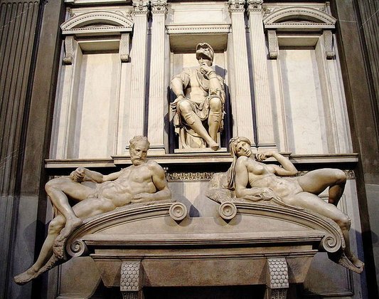 Túmulo dos Medici - Os Medici foram os mecenas de Michelangelo e o túmulo da família tem obras de arte do escultor, um dos principais pontos de atração de Florença. 