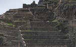 A economia do país andino se baseia, sobretudo, no turismo, uma importante fonte de emprego que atraía cerca de 4,5 milhões de visitantes antes da pandemia. Em questão de semanas, porém, a situação mudou em Ollantaytambo, localidade a cerca de 60 quilômetros de Cusco, onde cerca de 4.000 visitantes chegavam, diariamente, durante a alta temporada, para visitar Machu Picchu