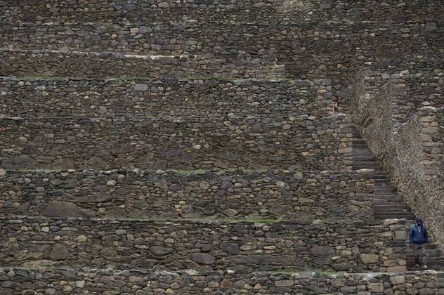 Vazio, o portão de entrada de Machu Picchu, no Peru, é o retrato do país, onde violentos protestos espantam turistas desde dezembro de 2022, o que afeta comunidades inteiras que dependem do turismo neste popular destino
