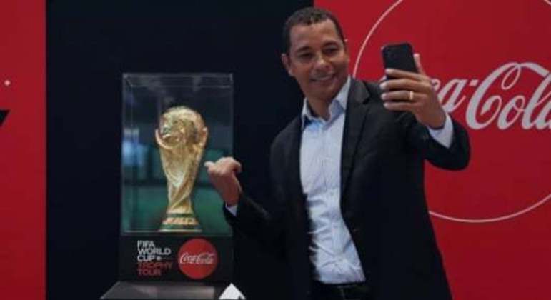 Turnê da taça da Copa do Mundo - Gilberto Silva