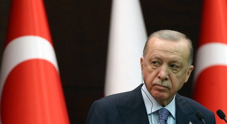 Turquia pode ser mediadora de um acordo de cessar-fogo entre russos e ucranianos