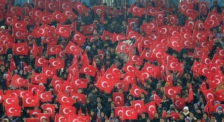 Turquia é mais tradicional no futebol que a rival