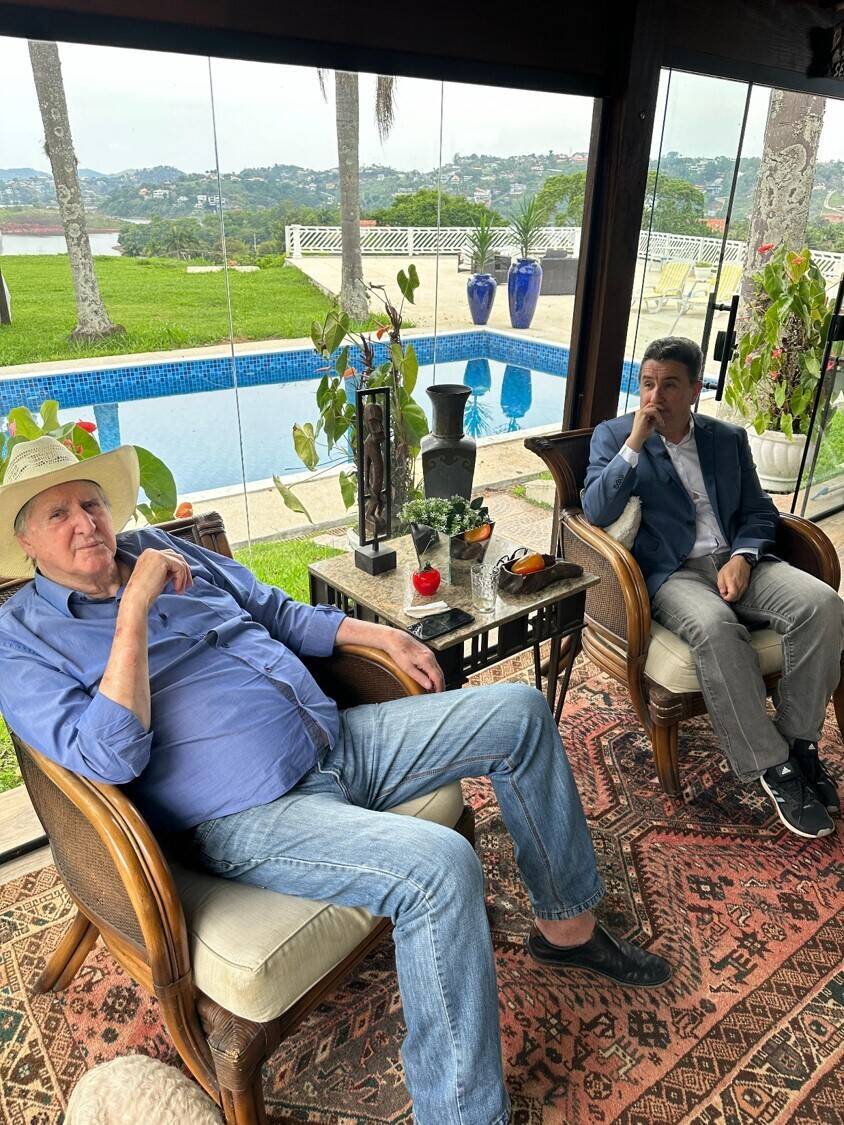 Luiz Gustavo visita Sérgio Reis. Gravação vai ao ar no Especial de Fim de Ano da TV Paranaíba. 