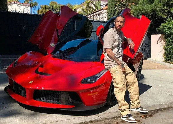 Tyga - O rapper americano tem má fama no mercado automobilístico. A Ferrari afirma que ele compra carros e depois não paga as parcelas. Pelo menos dois de seus veículos chegaram a ser recuperados. Entre eles, uma Ferrari 458 Spider. 