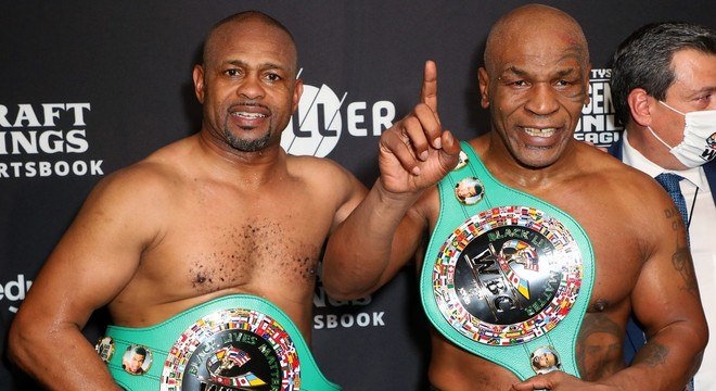 Ao final,  o juiz Ray Corona indicou 'empate'