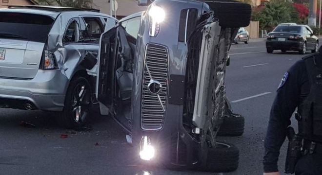No ano passado, um outro carro da Uber se envolveu em um acidente também no Arizona