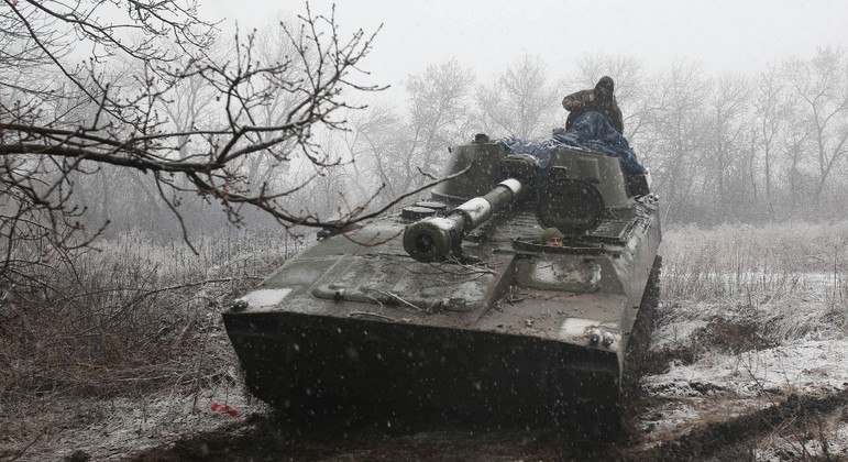 Artilharia ucraniana mantém posição na região de Lugansk
