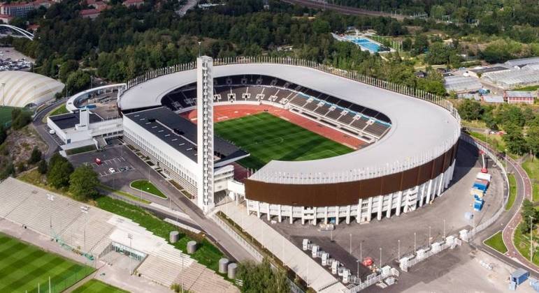 No Olympic Stadium de Helsinque, a torre inspirada no recorde de Jarvinen