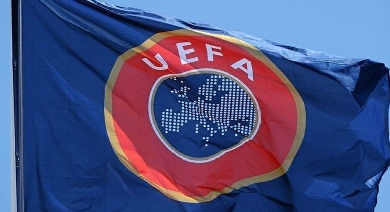 Uma bandeira da UEFA