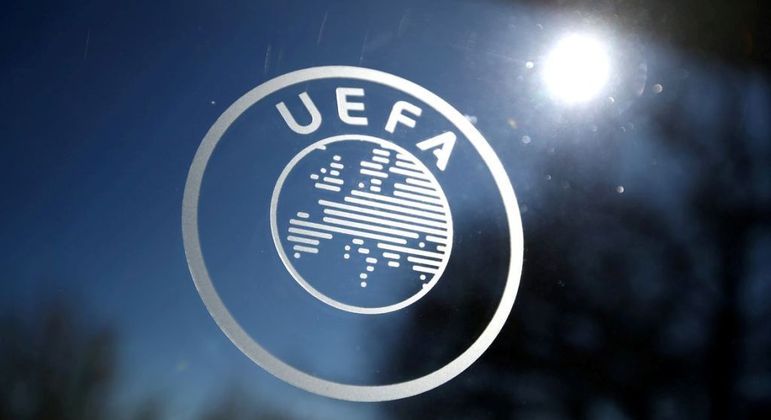 Uma das vidraças da sede da UEFA