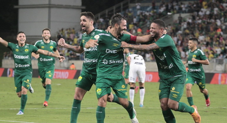 Uendel, ex-Corinthians, fez o gol da vitória do Cuiabá na Arena Pantanal