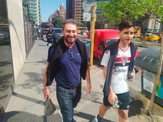 úlio Wagner, 52 anos, e o filho Marco Túlio,13, chegaram nesta sexta vindos de Curitiba (PR)