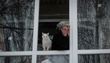 Últimos moradores de cidade ameaçada por tropas russas se recusam a deixar suas casas