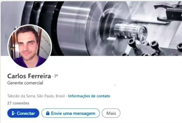 Um desses perfis estava no LinkedIn, sob a alcunha de Carlos Ferreira, um gerente comercial de Taboão da Serra, SP.
