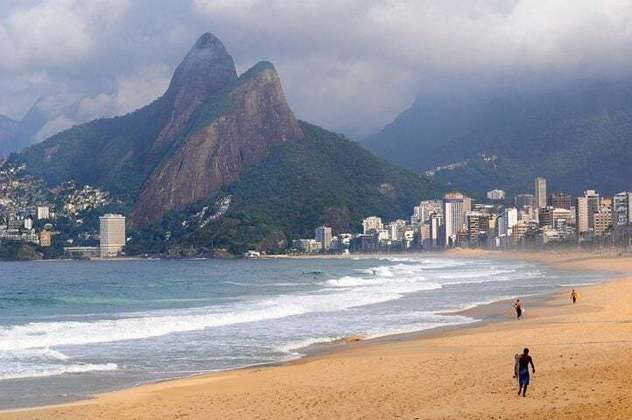 Um dos casos mais emblemáticos que já ocorreram no Brasil foi o de Rosemeri Moura da Costa, que foi presa em janeiro de 2000 após fazer topless em uma praia do Rio de Janeiro.