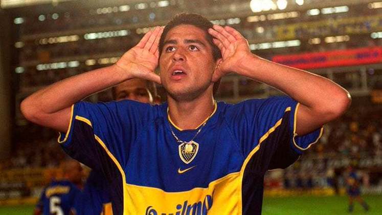 Um dos grandes nomes da história o Boca Juniors, o argentino Riquelme começou a comemorar seus gols com as mão nos ouvidos, que surgiu como uma provocação a um ex-dirigente do Boca, mas que acabou sendo muito utilizada para provocar os rivais no clássico com o River Plate.