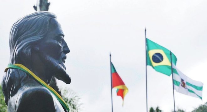 Um dos monumentos do líder inconfidente 