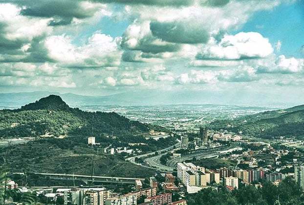 Um local simbólico e sinônimo de orgulho para esse povo é a montanha de Montserrat pela sua singular formação rochosa que inspirou lendas. Inclusive, inspirou arquitetos do movimento modernista catalão.