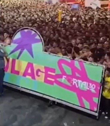 Um show da cantora Ivete Sangalo, em Fortaleza, ficou marcado por um acidente envolvendo dezenas de foliões que curtiam o evento. A situação aconteceu no último sábado (22)