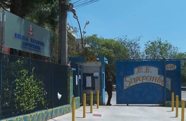 Um tiroteio ocorrido na manhã desta segunda-feira (23/10) na Escola Estadual Sapopemba, localizada na Zona Leste de São Paulo, deixou uma estudante morta e outros três alunos feridos. 
