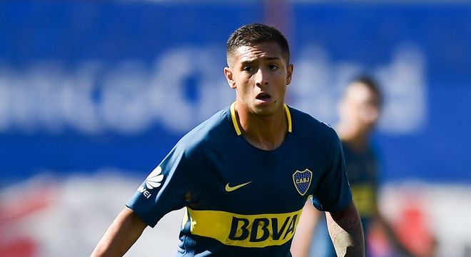 Uma das promessas do futebol argentino, Agustín Almendra é chamado de "Novo Riquelme"